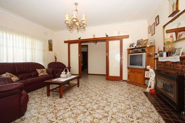 34  Lindenow Street, RESERVOIR VIC 3073, Reservoir - Thumbnail 2