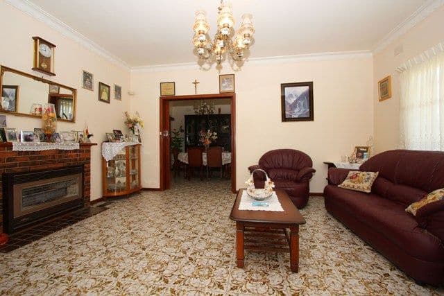 34  Lindenow Street, RESERVOIR VIC 3073, Reservoir - Thumbnail 3