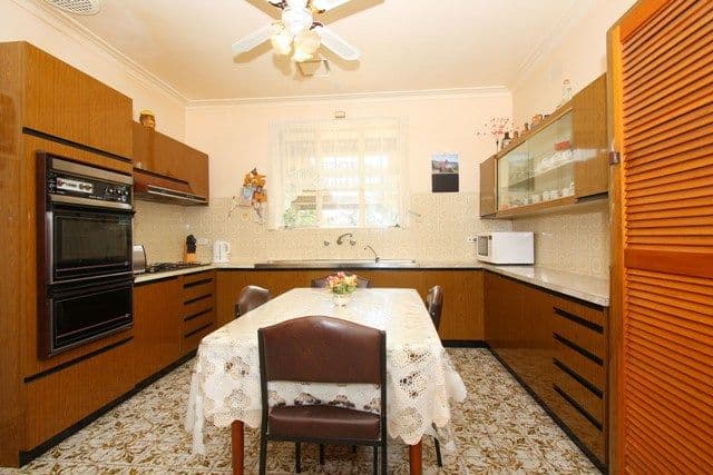 34  Lindenow Street, RESERVOIR VIC 3073, Reservoir - Thumbnail 5