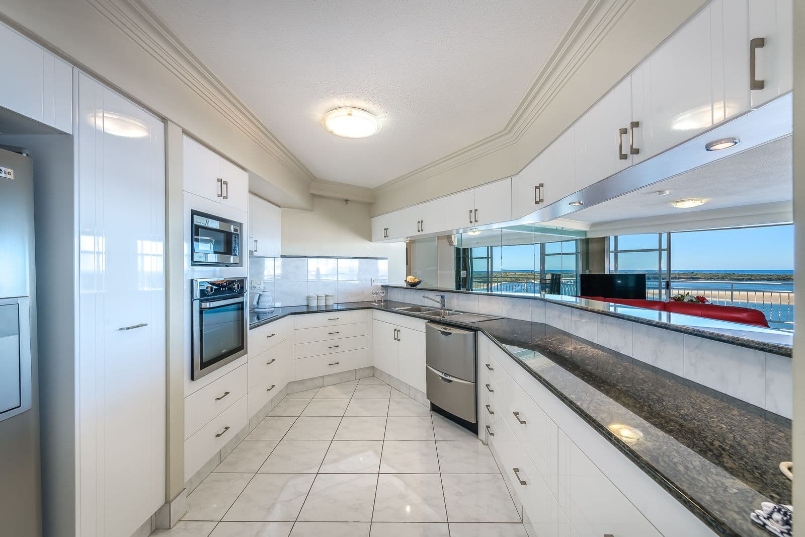 5 Bayview Street, Runaway Bay QLD 4216, Runaway Bay - Thumbnail 5