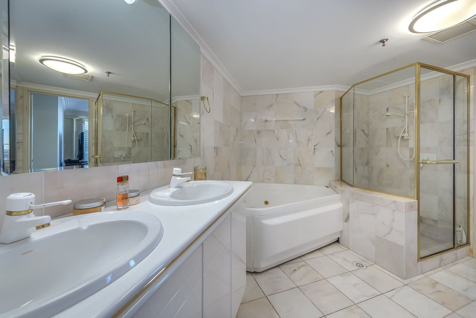 5 Bayview Street, Runaway Bay QLD 4216, Runaway Bay - Thumbnail 7