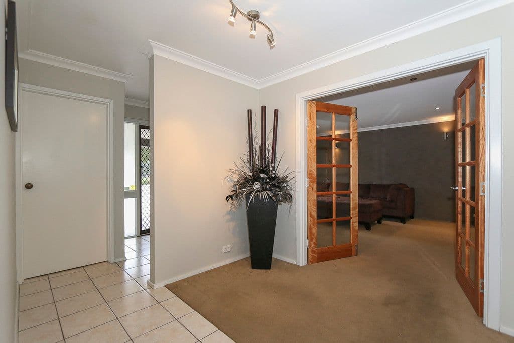16 Rushbrook Way, Thornlie WA 6108, Thornlie - Thumbnail 2