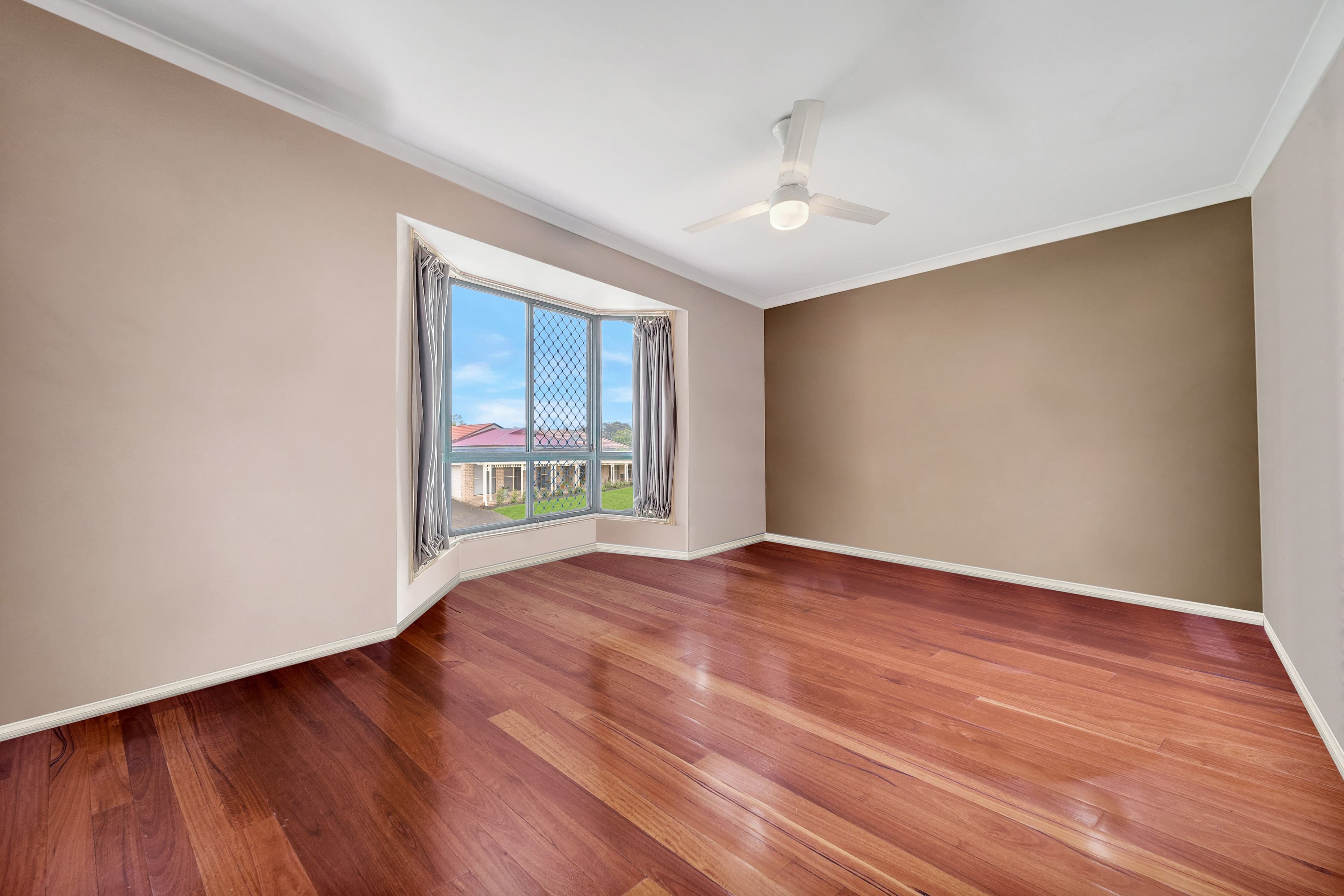 13 Jobson Place, Crestmead QLD 4132, Crestmead - Thumbnail 2