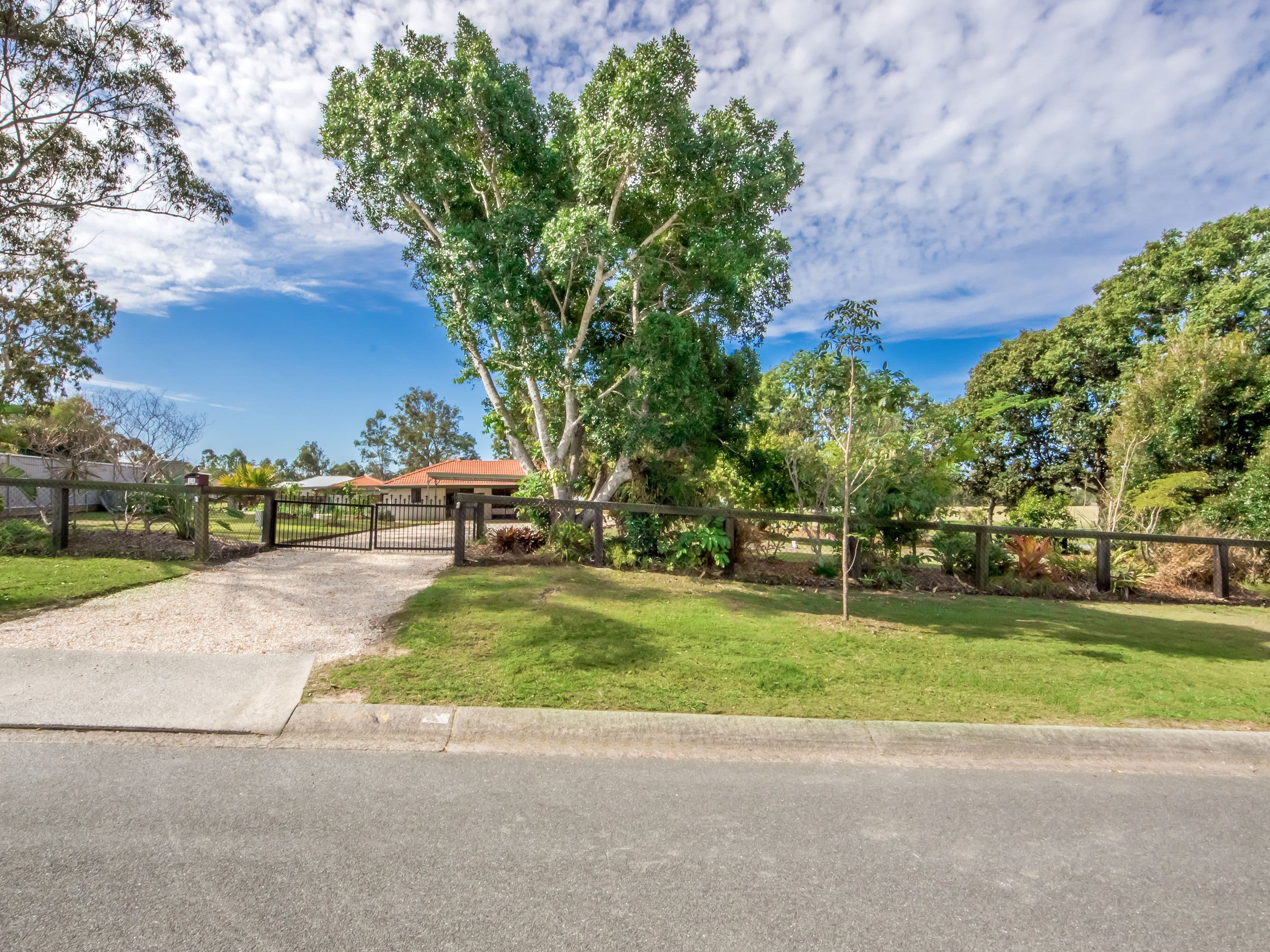 14 Oberon Way, Oxenford QLD 4210, Oxenford - Thumbnail 2