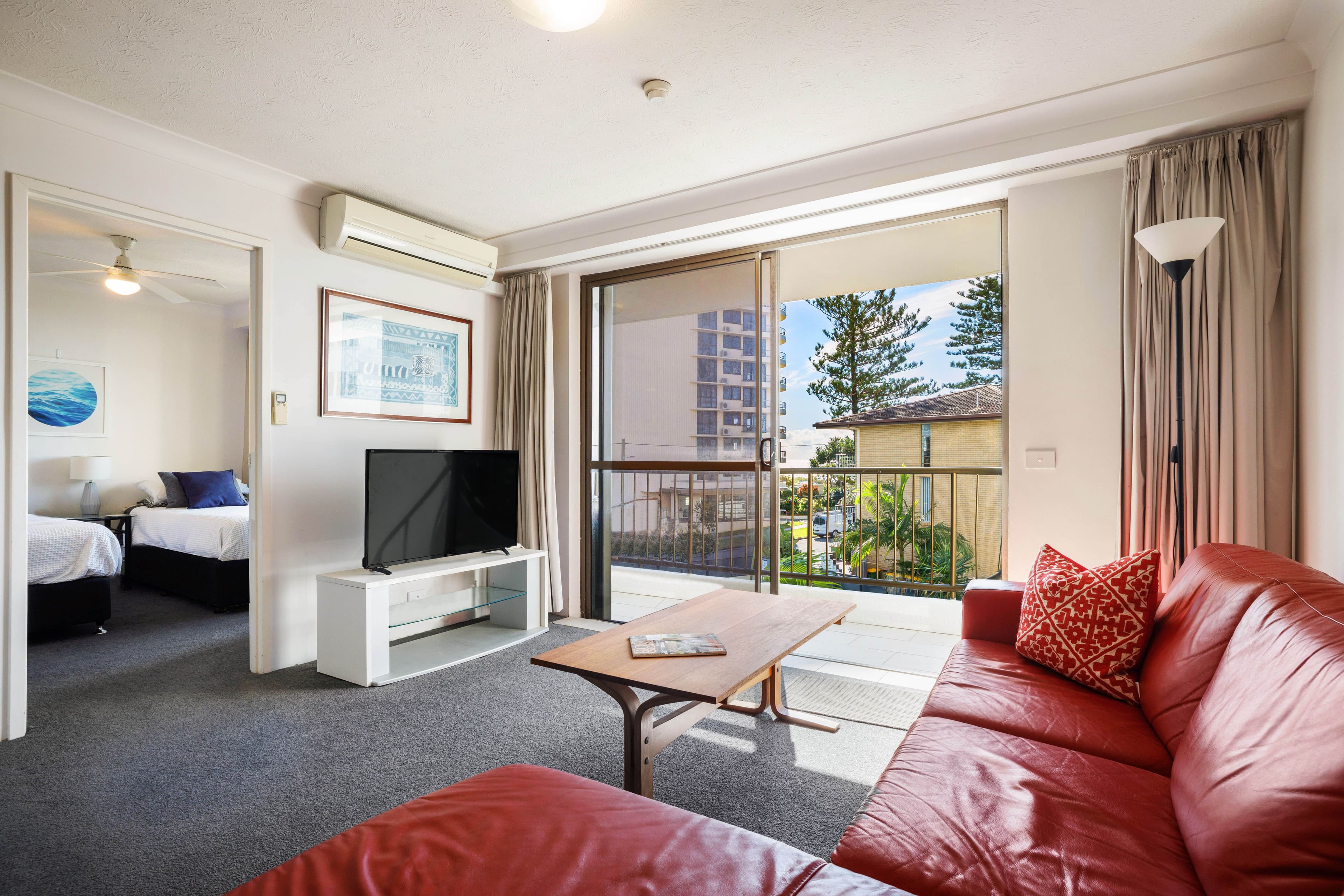 4 Britannia Avenue 'Ocean Royale', Broadbeach QLD 4218, Broadbeach - Thumbnail 2