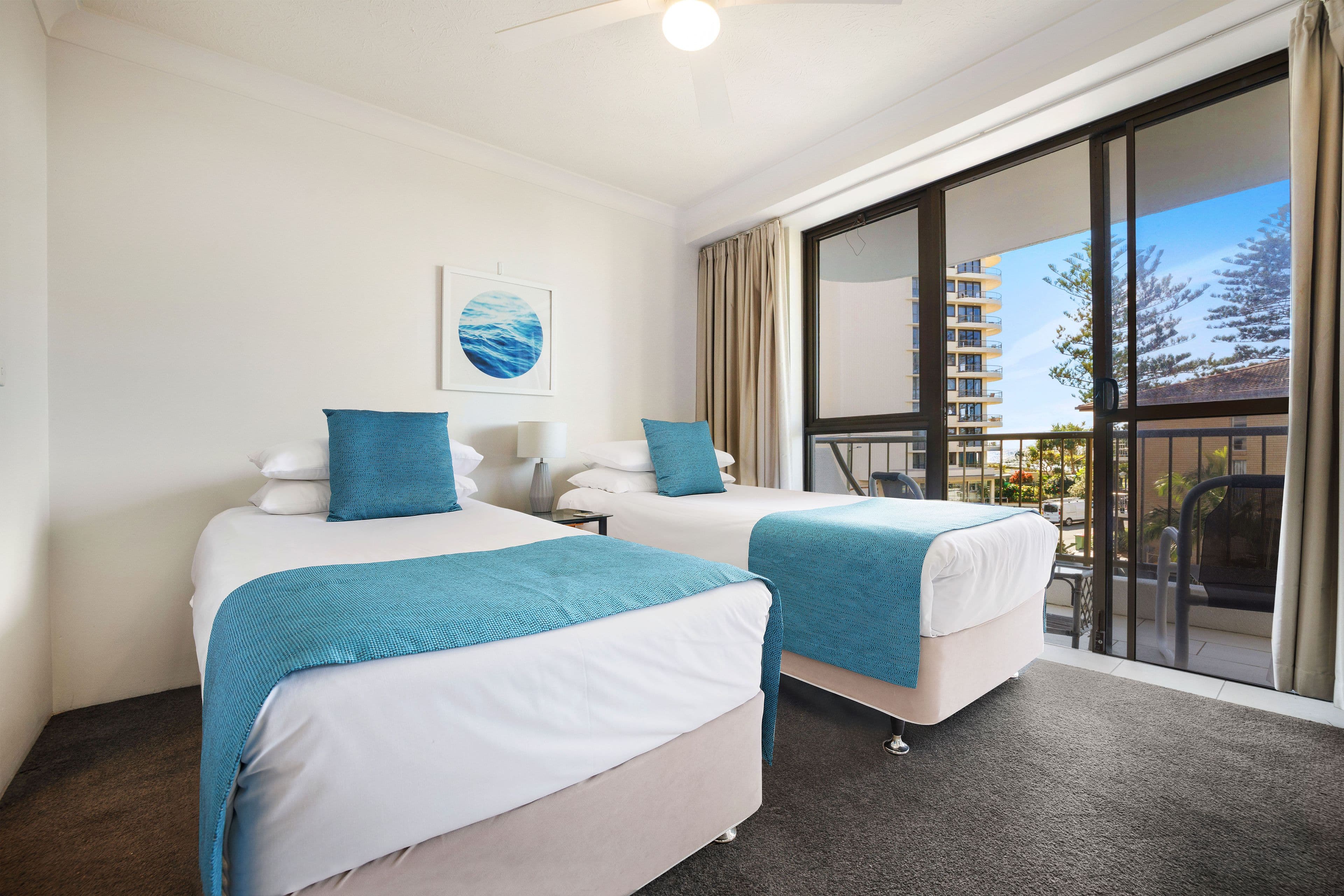 4 Britannia Avenue 'Ocean Royale', Broadbeach QLD 4218, Broadbeach - Thumbnail 3