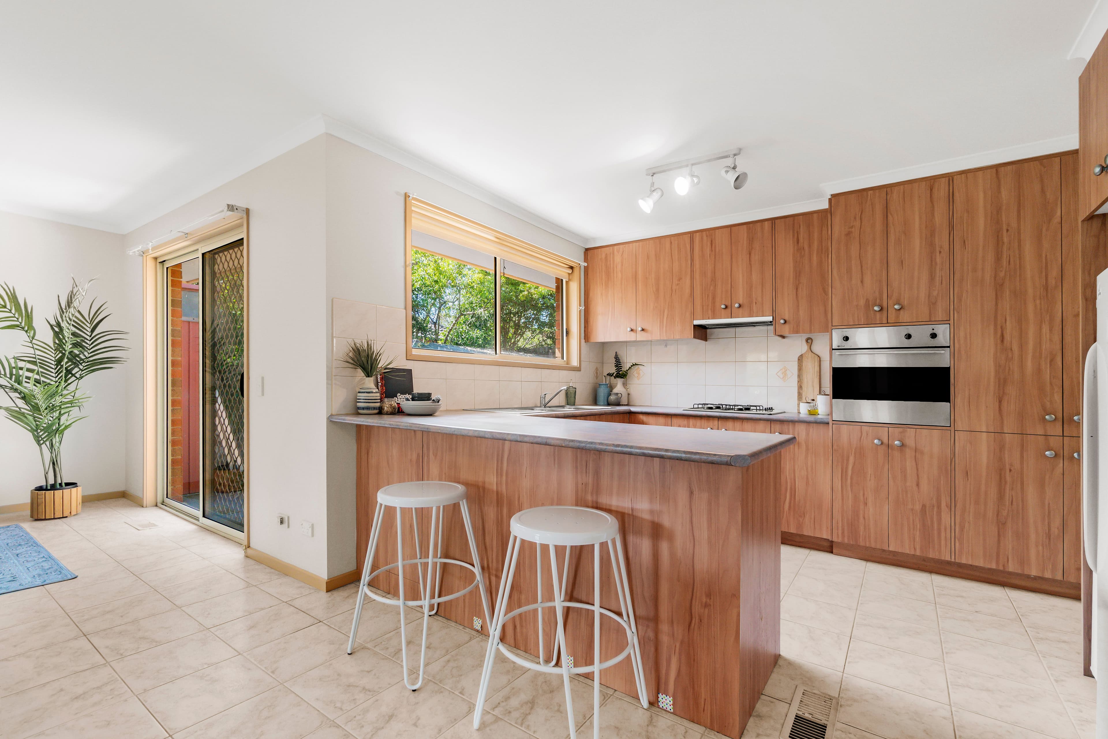 15 Fairlawn Place, Bayswater VIC 3153, Bayswater - Thumbnail 2
