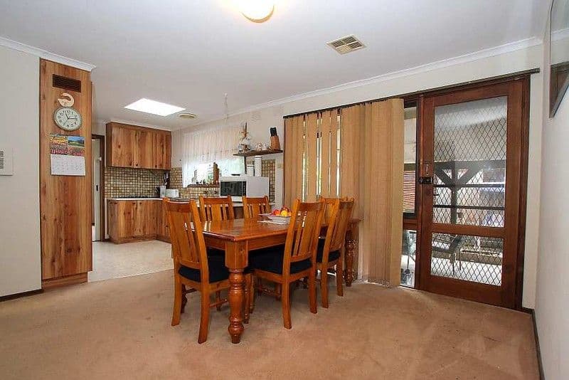 110 Alderford Drive, WANTIRNA VIC 3152, Wantirna - Thumbnail 2