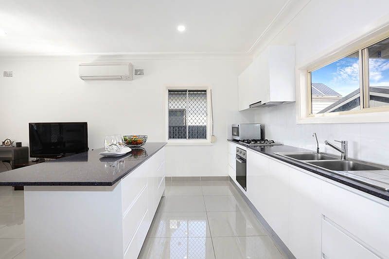 122 Davis Road, Marayong - Thumbnail 3