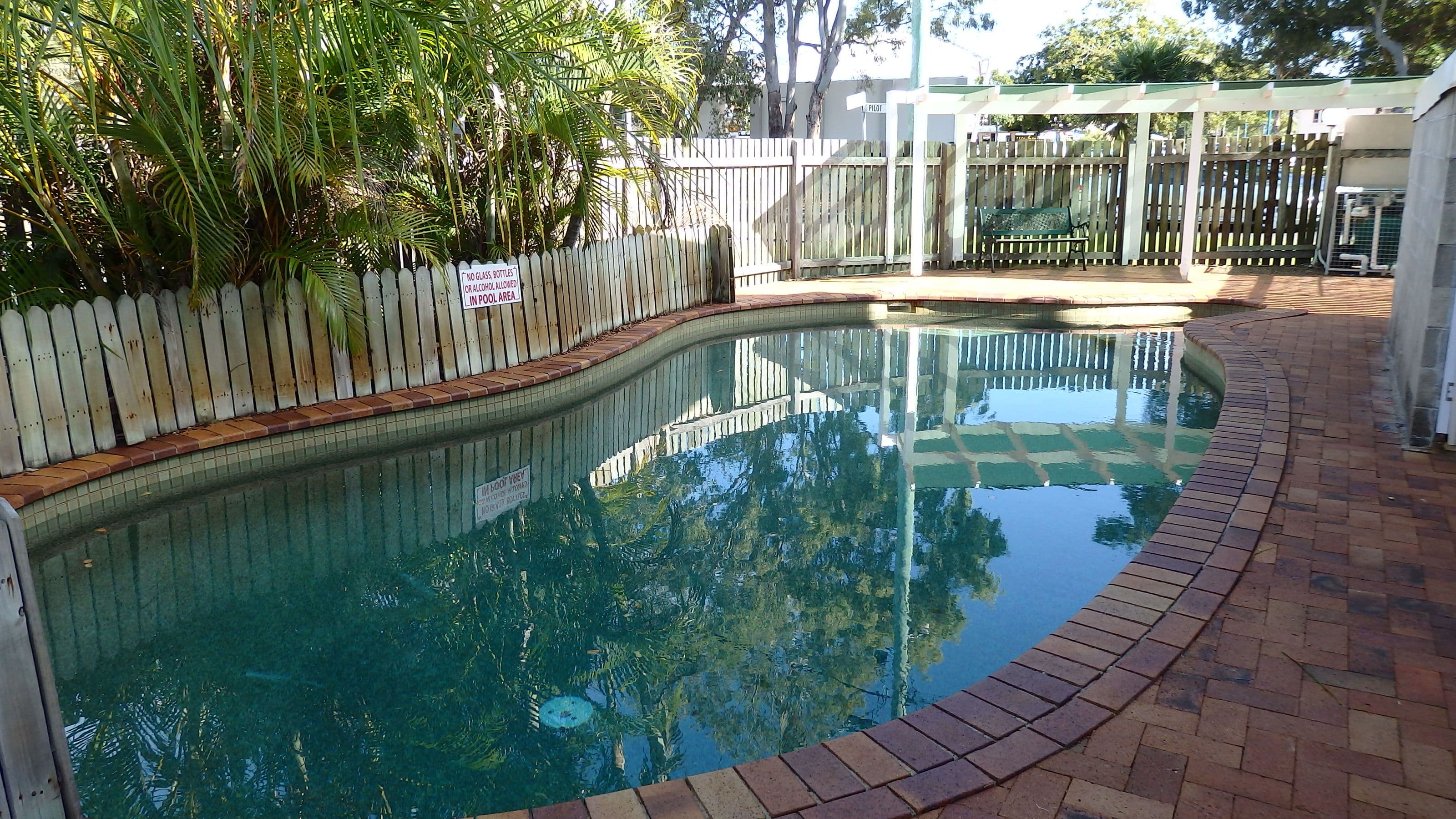 4 Pilot Street, Urangan QLD 4655, Urangan - Thumbnail 2