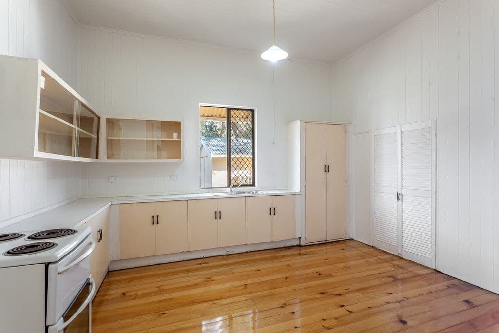 235 West Street, Harristown QLD 4350, Harristown - Thumbnail 3