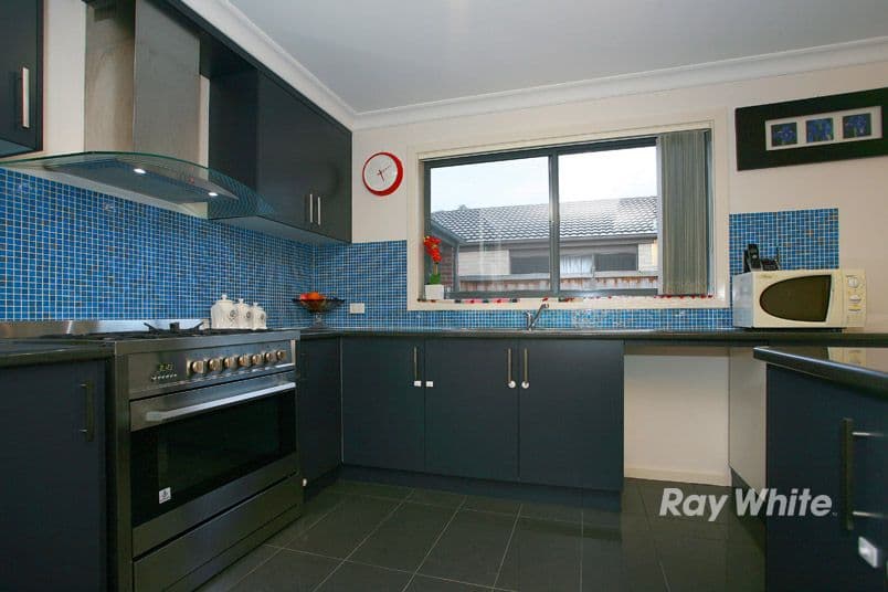 28 Dan Morgan Drive, CRANBOURNE EAST VIC 3977, Cranbourne East - Thumbnail 5