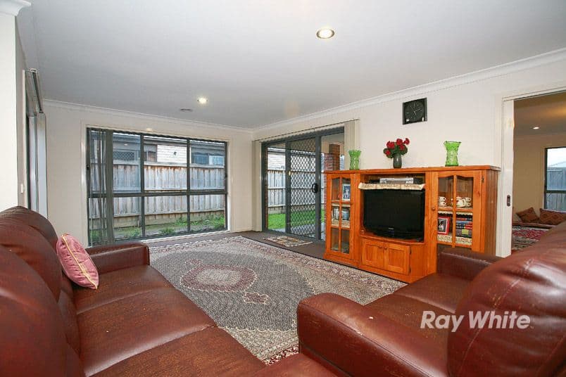 28 Dan Morgan Drive, CRANBOURNE EAST VIC 3977, Cranbourne East - Thumbnail 6