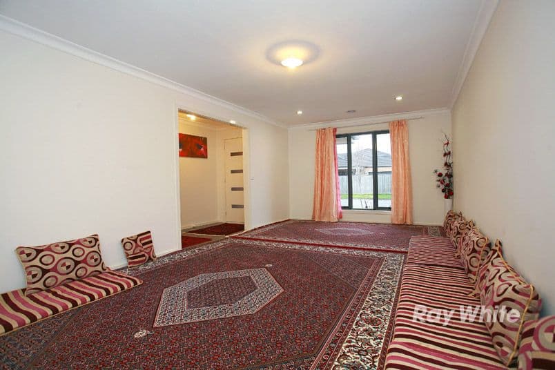 28 Dan Morgan Drive, CRANBOURNE EAST VIC 3977, Cranbourne East - Thumbnail 8