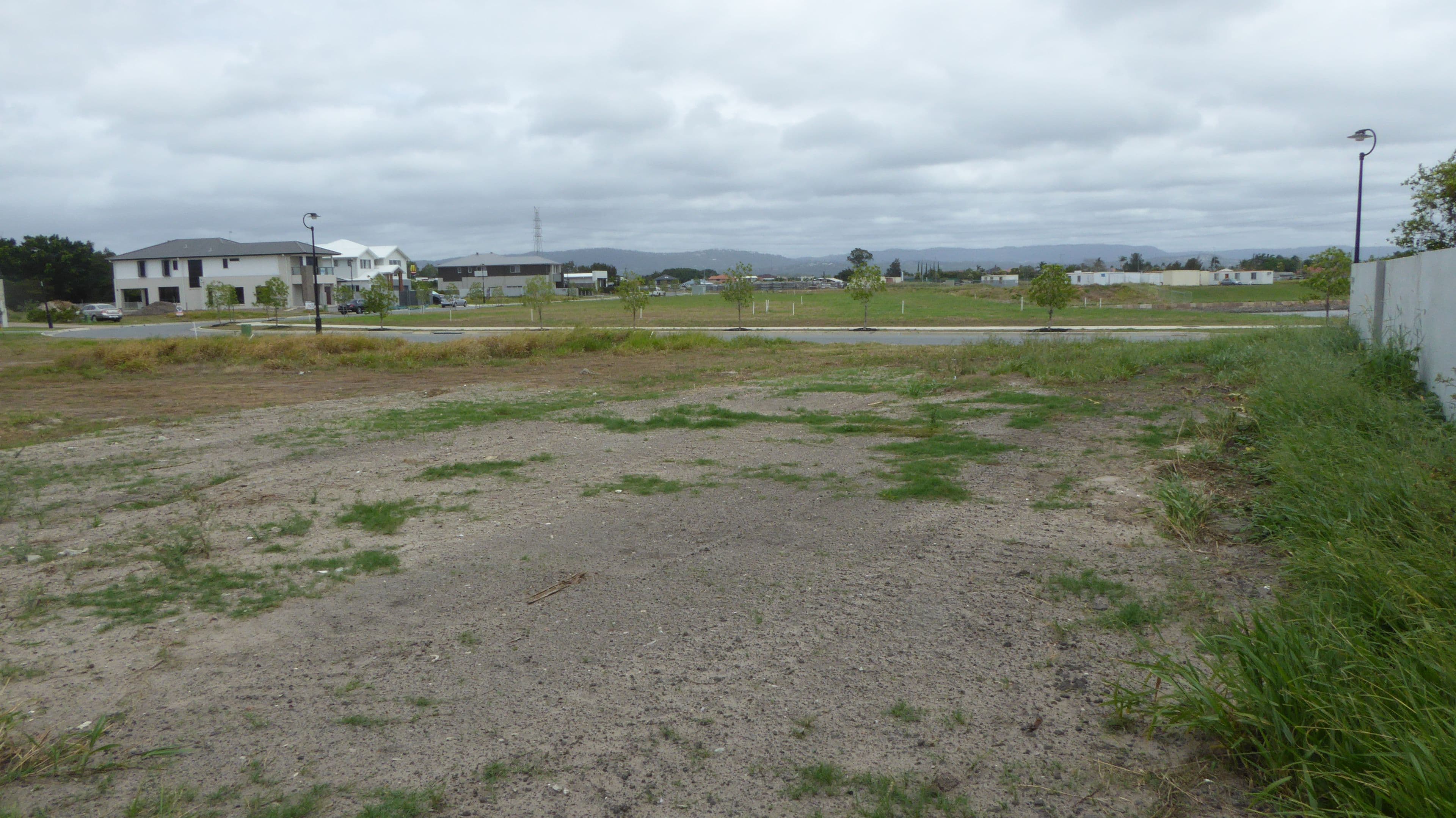 54 Lakeview Boulevard, Mermaid Waters QLD 4218, Mermaid Waters - Thumbnail 3