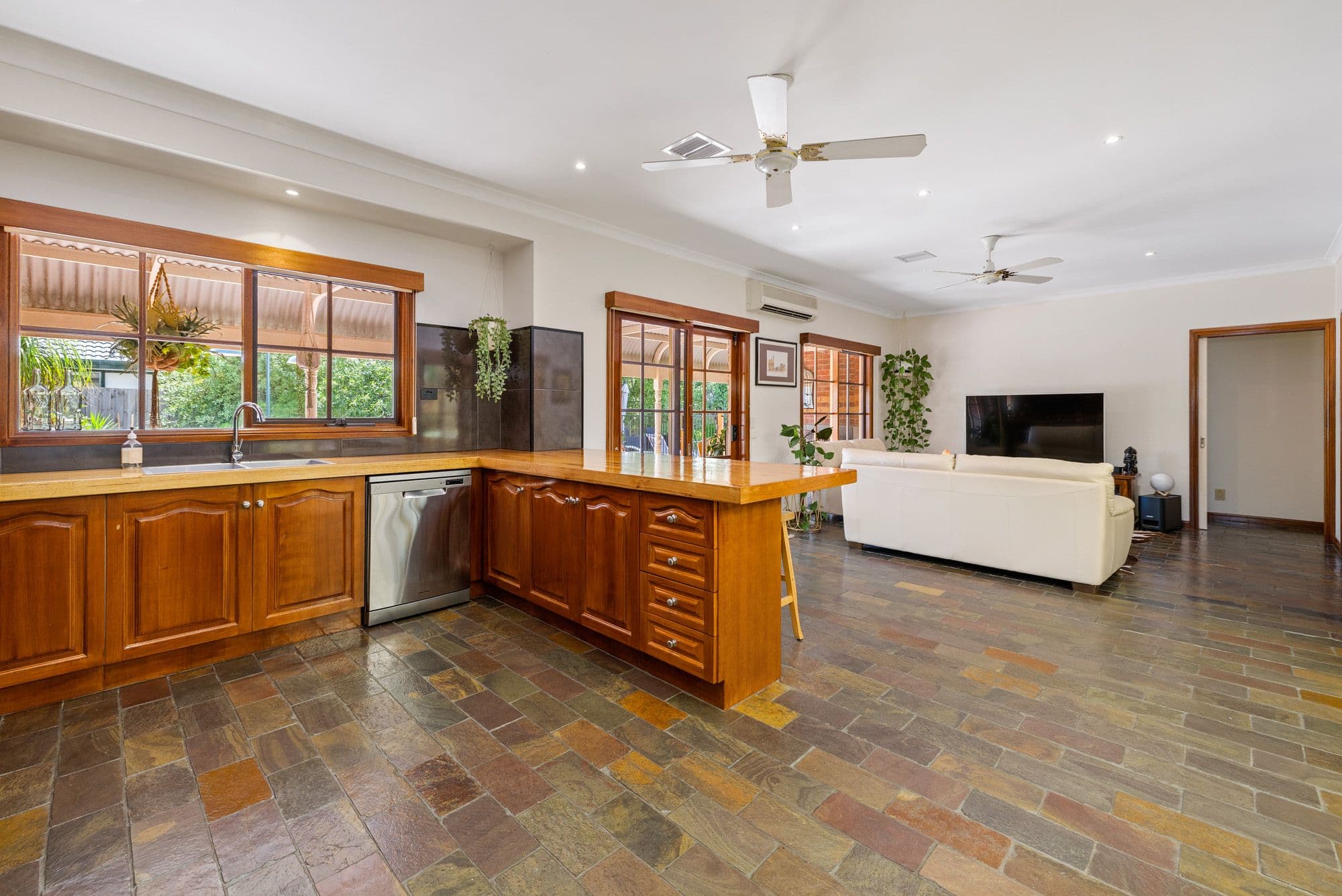 52 St Andrews Drive, Werribee VIC 3030, Werribee - Thumbnail 5