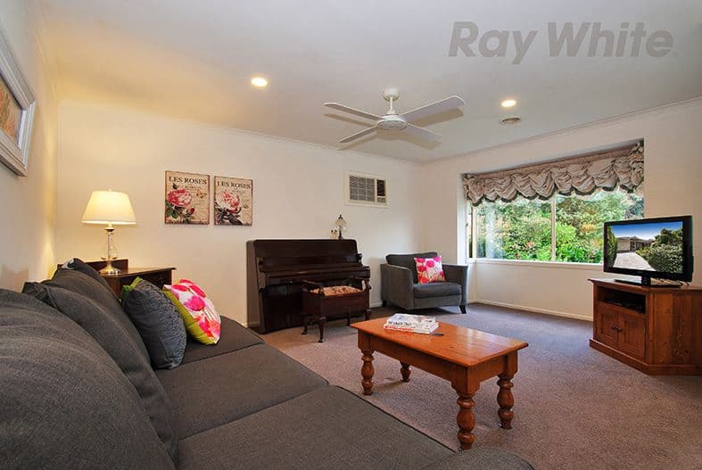 3 KENTISH Place, Chirnside Park VIC 3116, Chirnside Park - Thumbnail 2