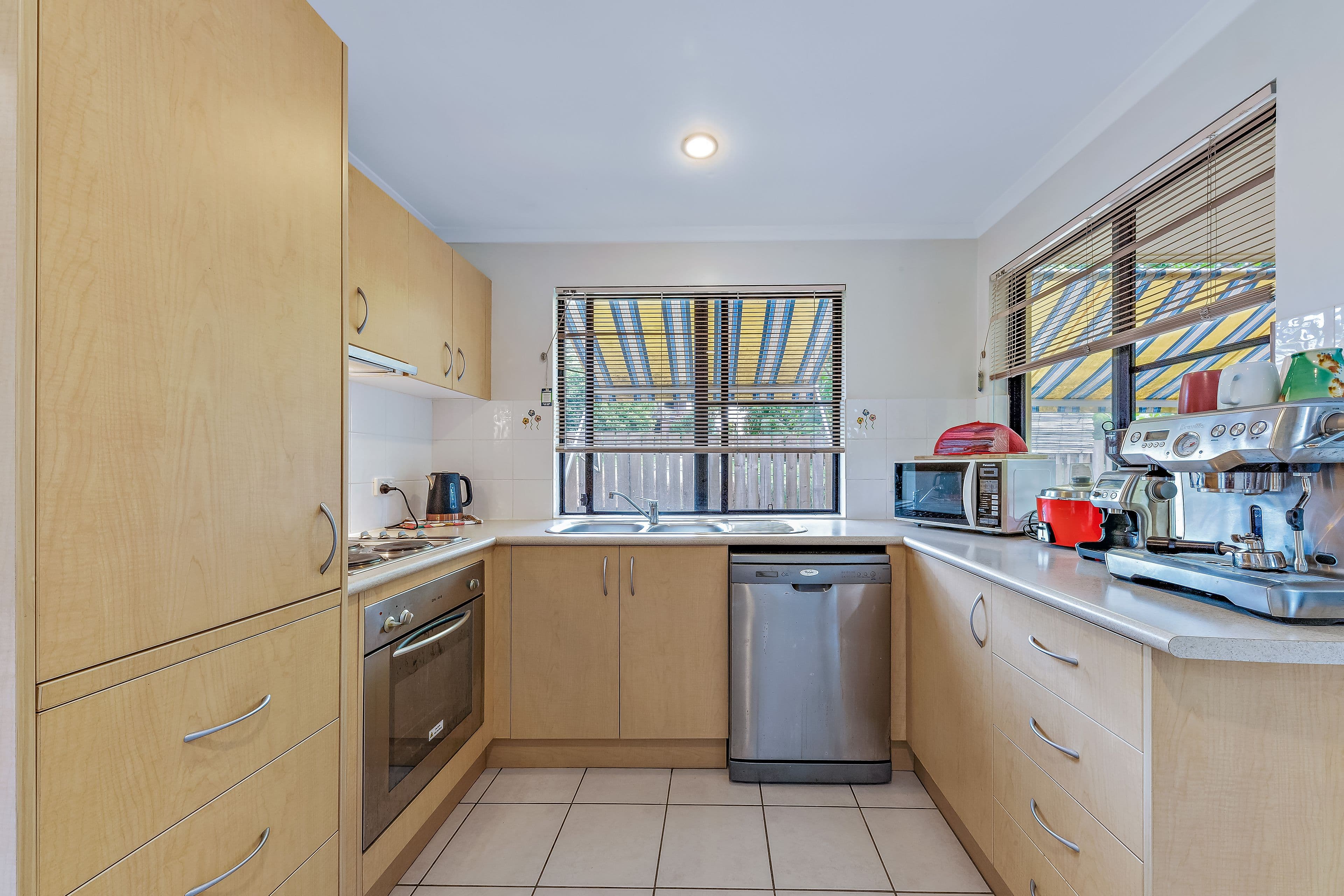 16 Beach Road, Cannonvale QLD 4802, Cannonvale - Thumbnail 5