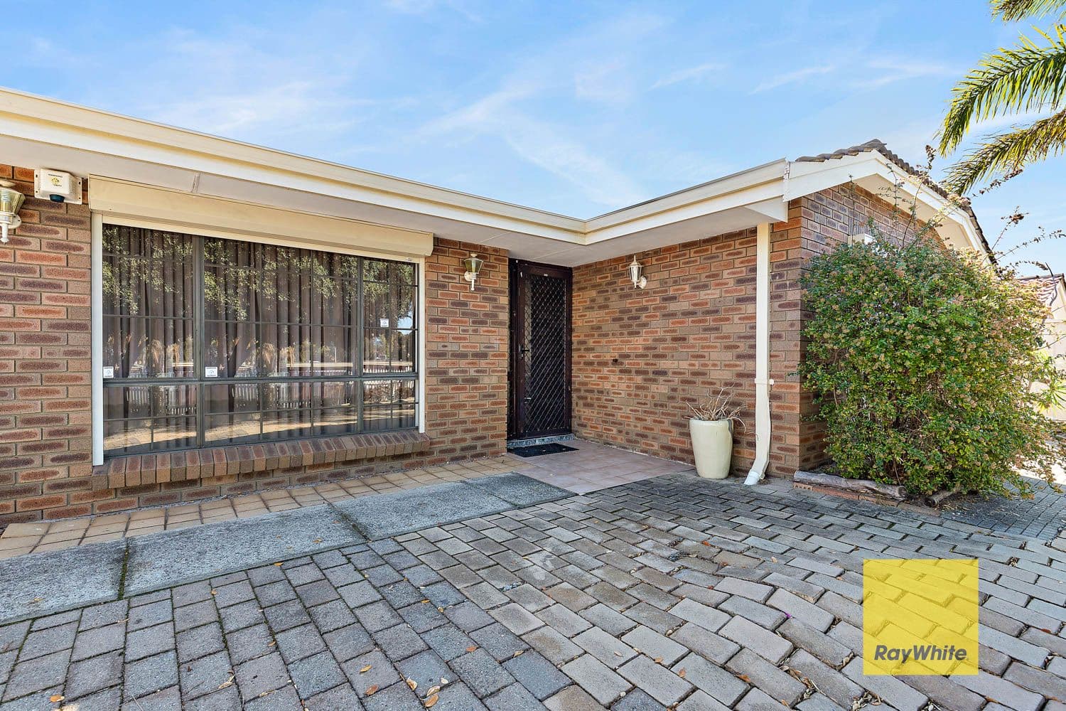 63 Warton Road, Thornlie WA 6108, Thornlie - Thumbnail 2
