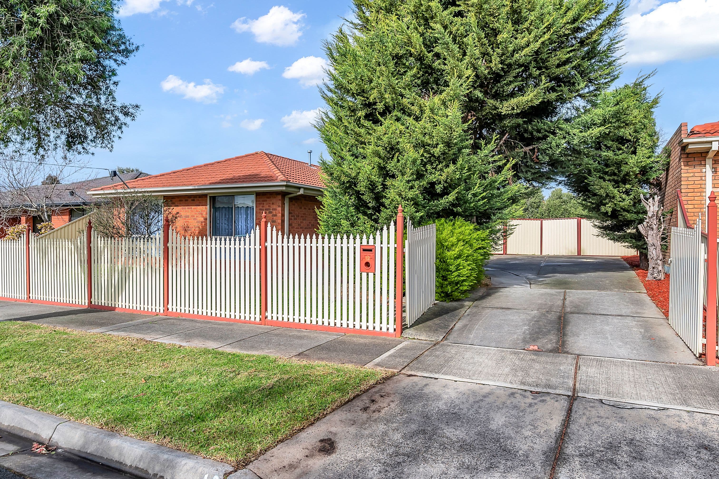12 Gillingham Crescent, Craigieburn VIC 3064, Craigieburn - Thumbnail 2