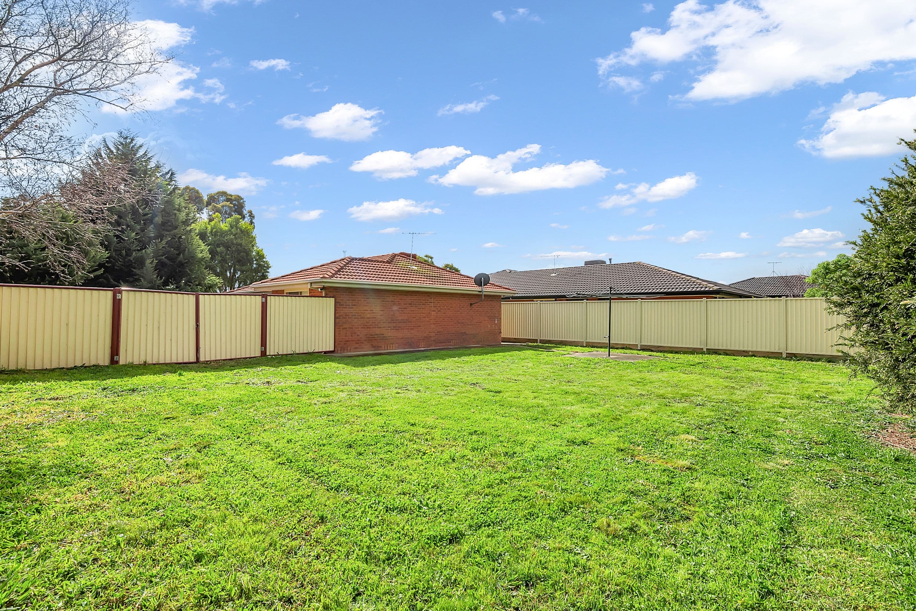 12 Gillingham Crescent, Craigieburn VIC 3064, Craigieburn - Thumbnail 3