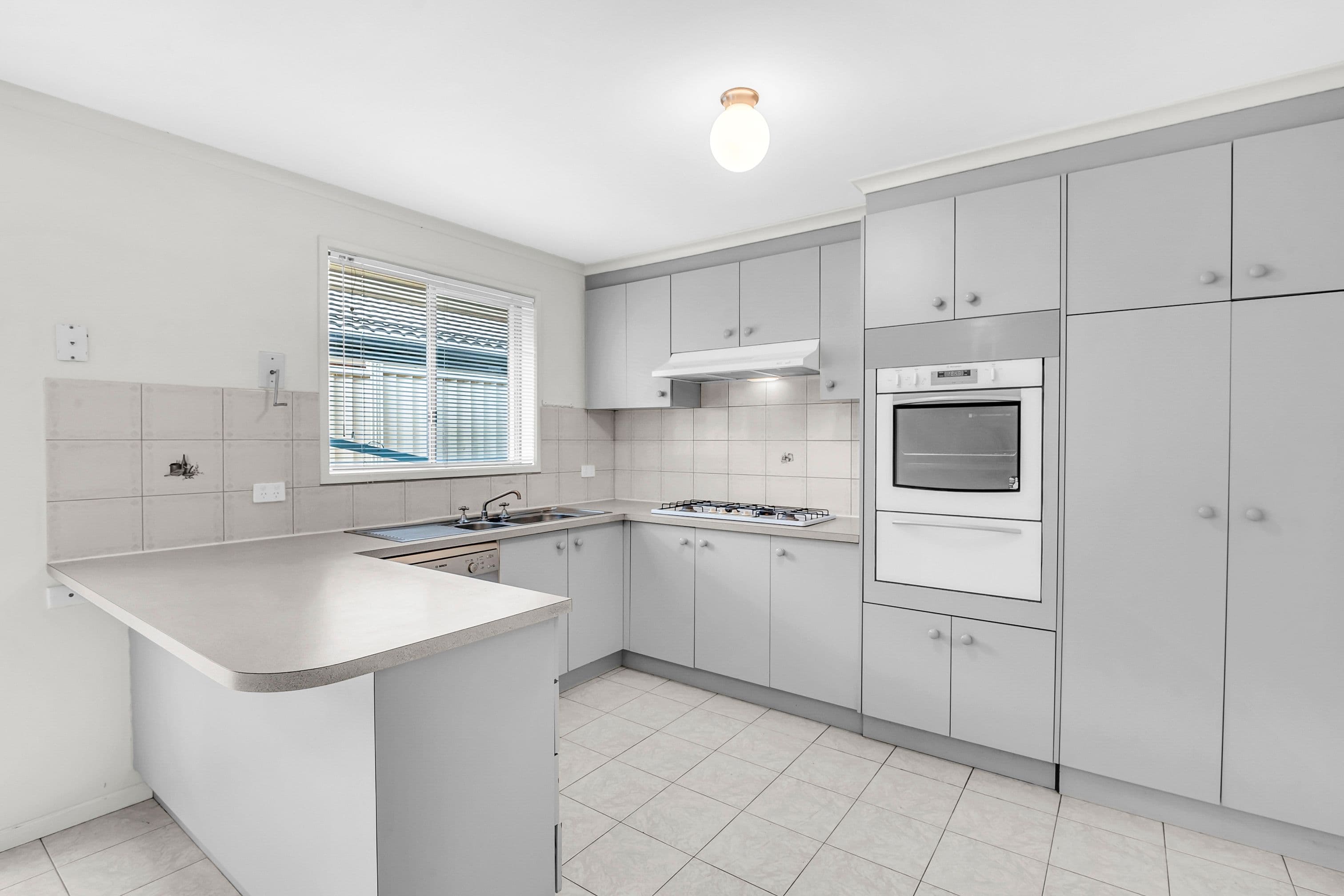 12 Gillingham Crescent, Craigieburn VIC 3064, Craigieburn - Thumbnail 6