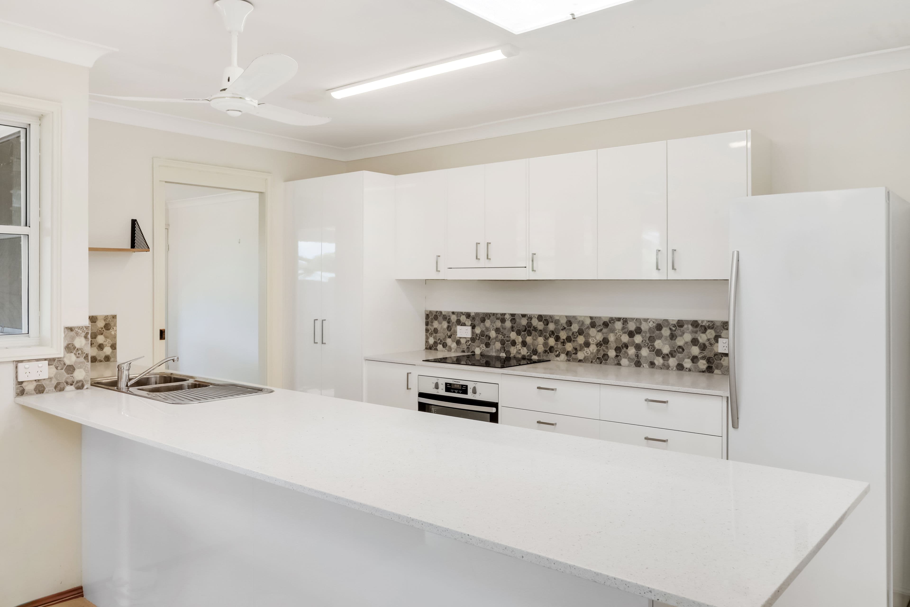 14 Henzel Road, Green Point NSW 2251, Green Point - Thumbnail 3