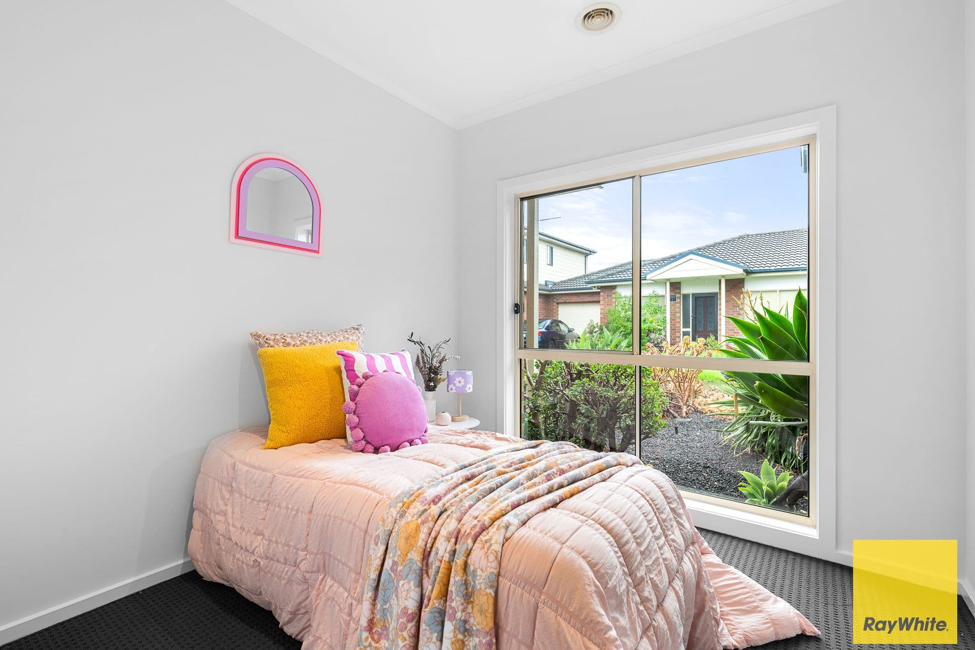 25 Ailsa Street South, Altona Meadows VIC 3028, Altona Meadows - Thumbnail 2
