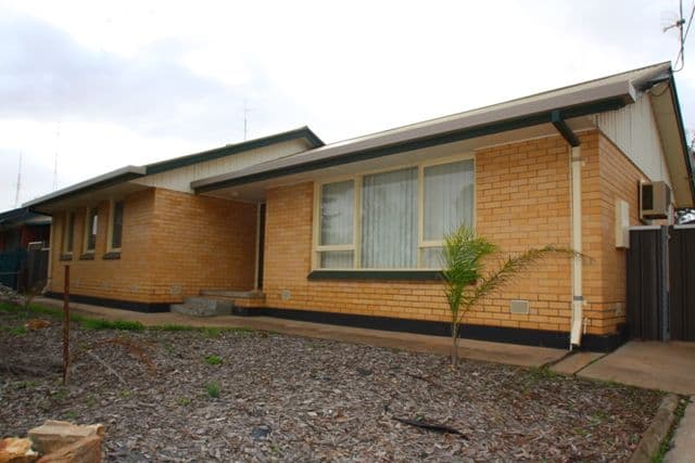 11 Roberts Street, BERRI SA 5343, Berri - Image 1