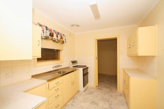11 Roberts Street, BERRI SA 5343, Berri - Thumbnail 2