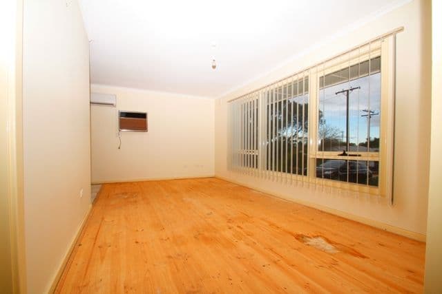 11 Roberts Street, BERRI SA 5343, Berri - Thumbnail 4