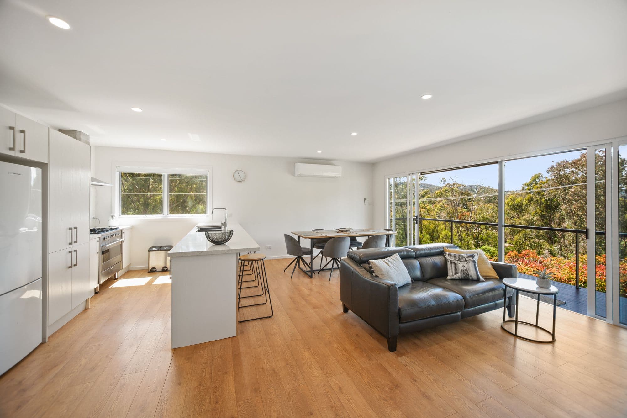 2 Grandview Drive, Goughs Bay VIC 3723, Goughs Bay - Thumbnail 2