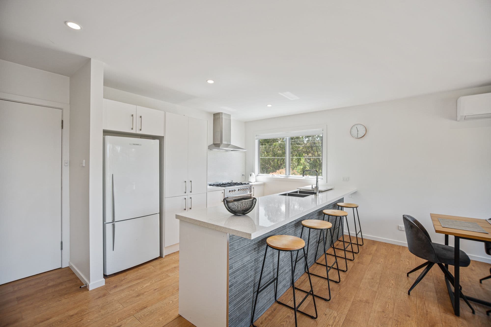 2 Grandview Drive, Goughs Bay VIC 3723, Goughs Bay - Thumbnail 4