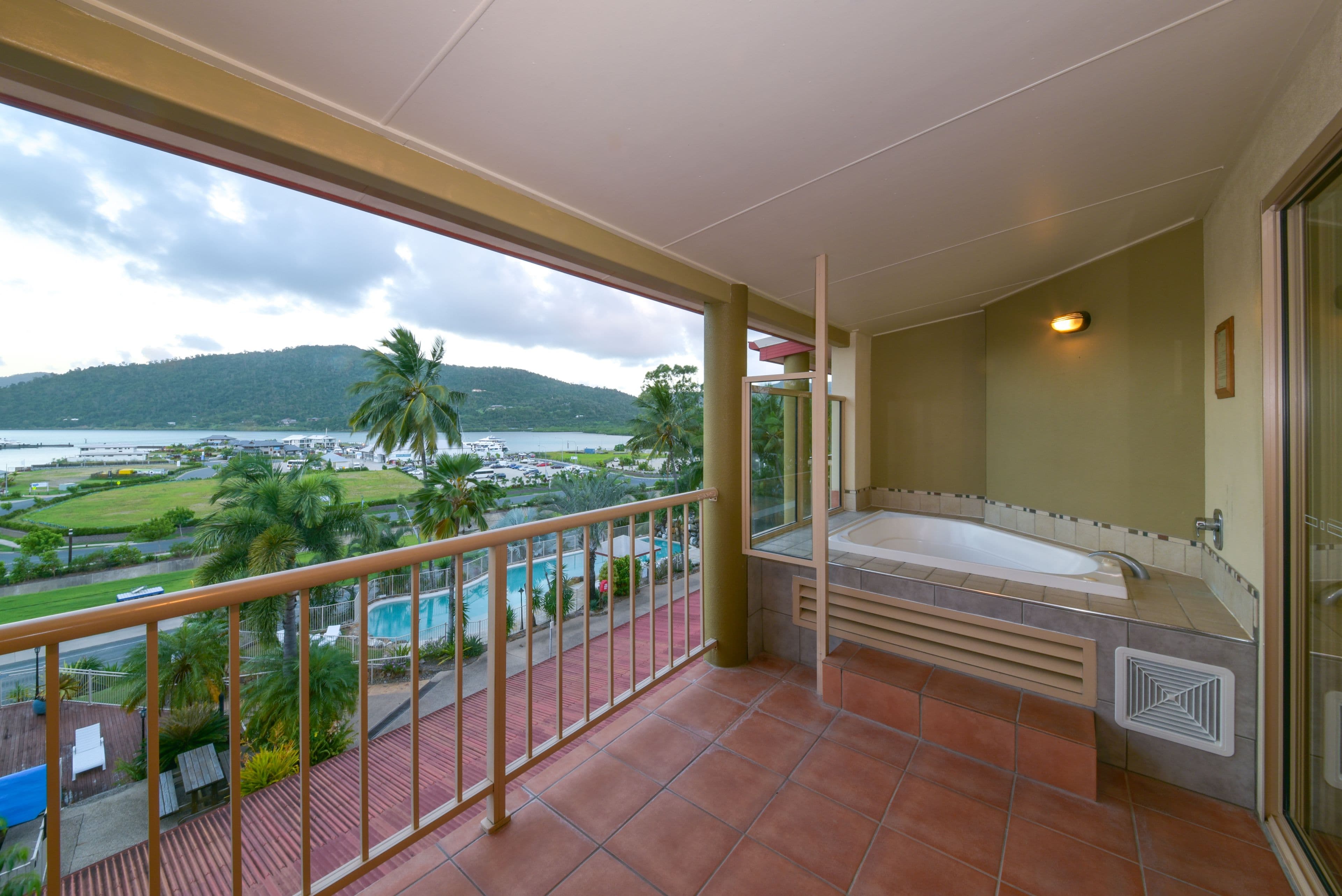  14 Hermitage Drive, AIRLIE BEACH QLD 4802, Airlie Beach - Thumbnail 3