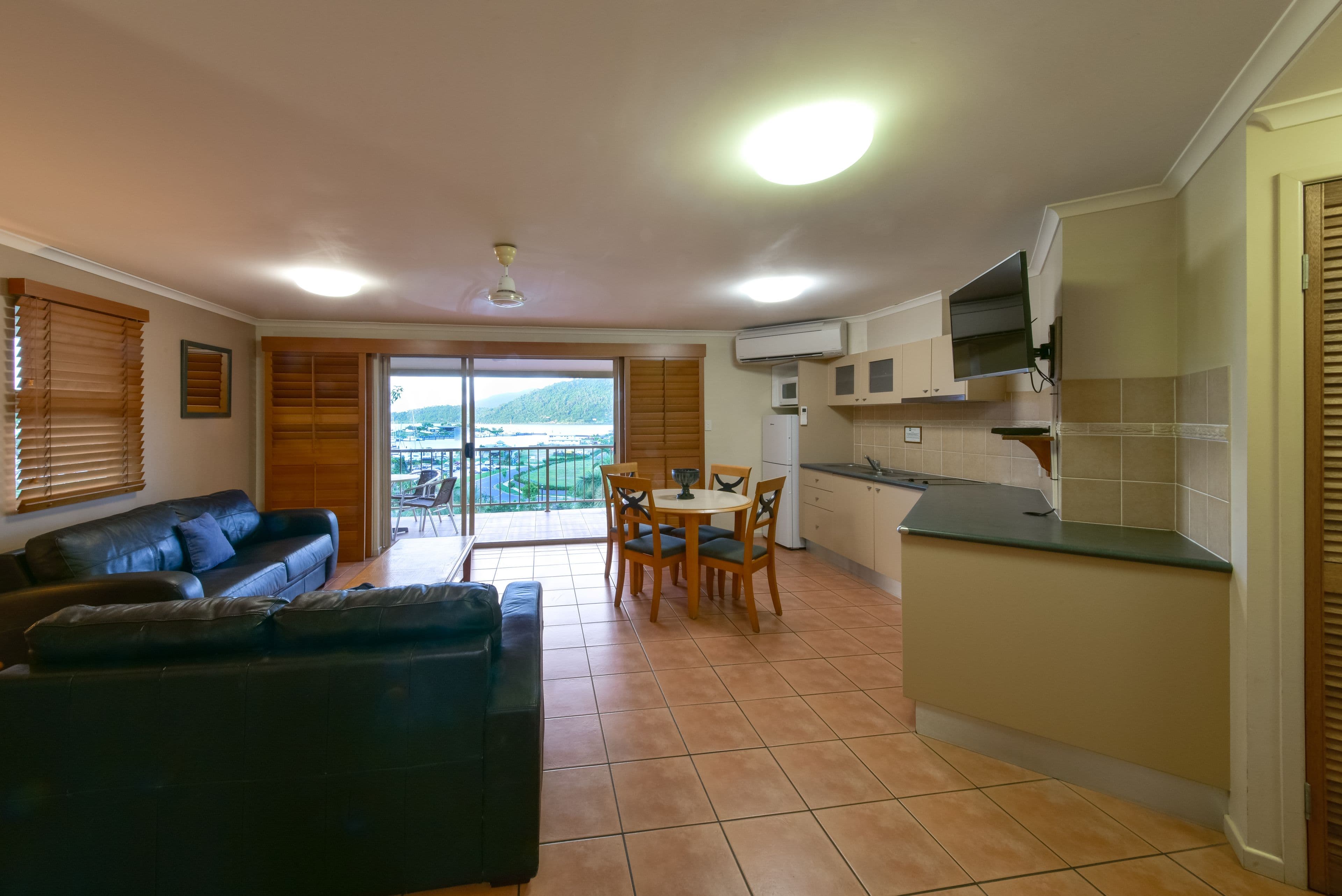  14 Hermitage Drive, AIRLIE BEACH QLD 4802, Airlie Beach - Thumbnail 4