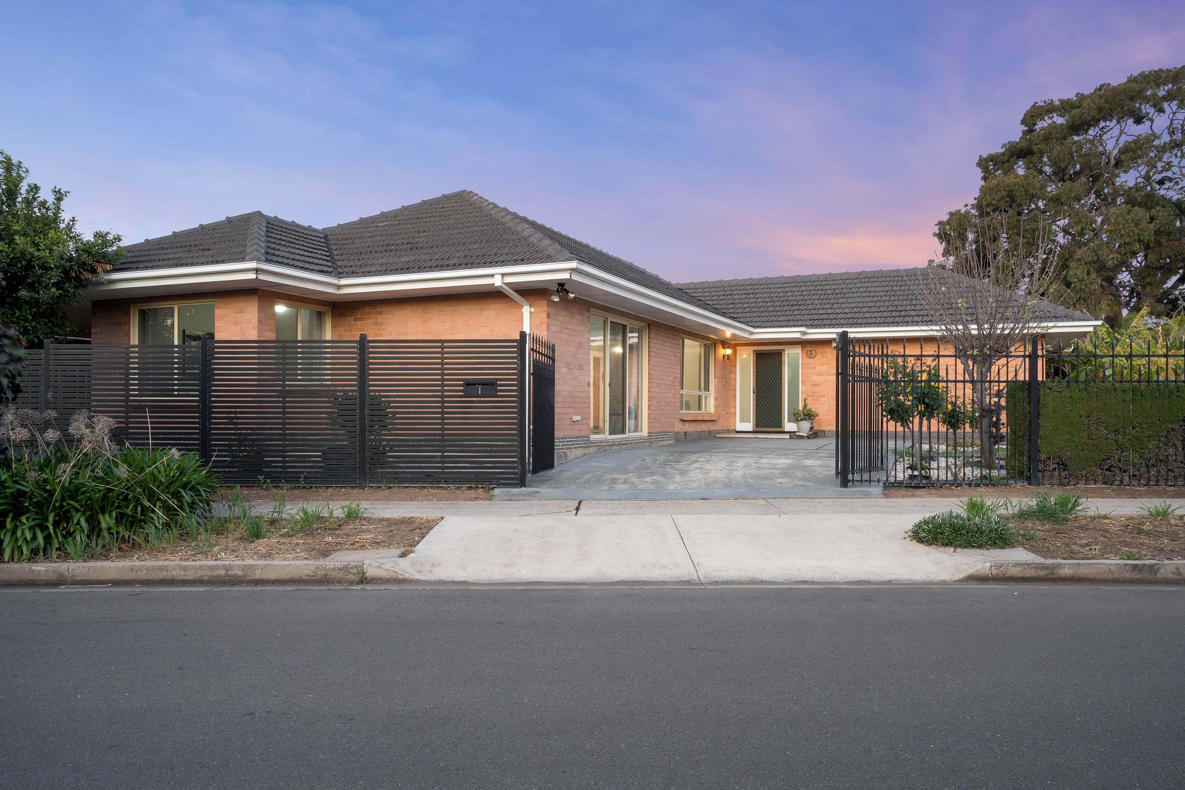 1 Greenglade Drive, Mitchell Park SA 5043, Mitchell Park - Thumbnail 2