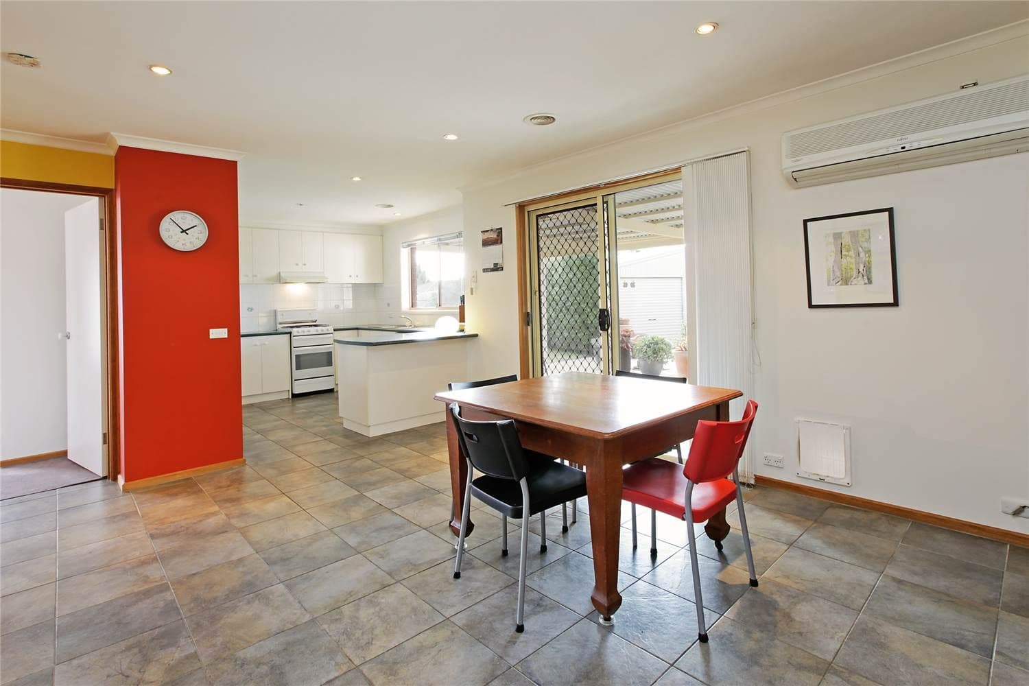 16 Freesia Court, WHITTINGTON VIC 3219, Whittington - Thumbnail 3
