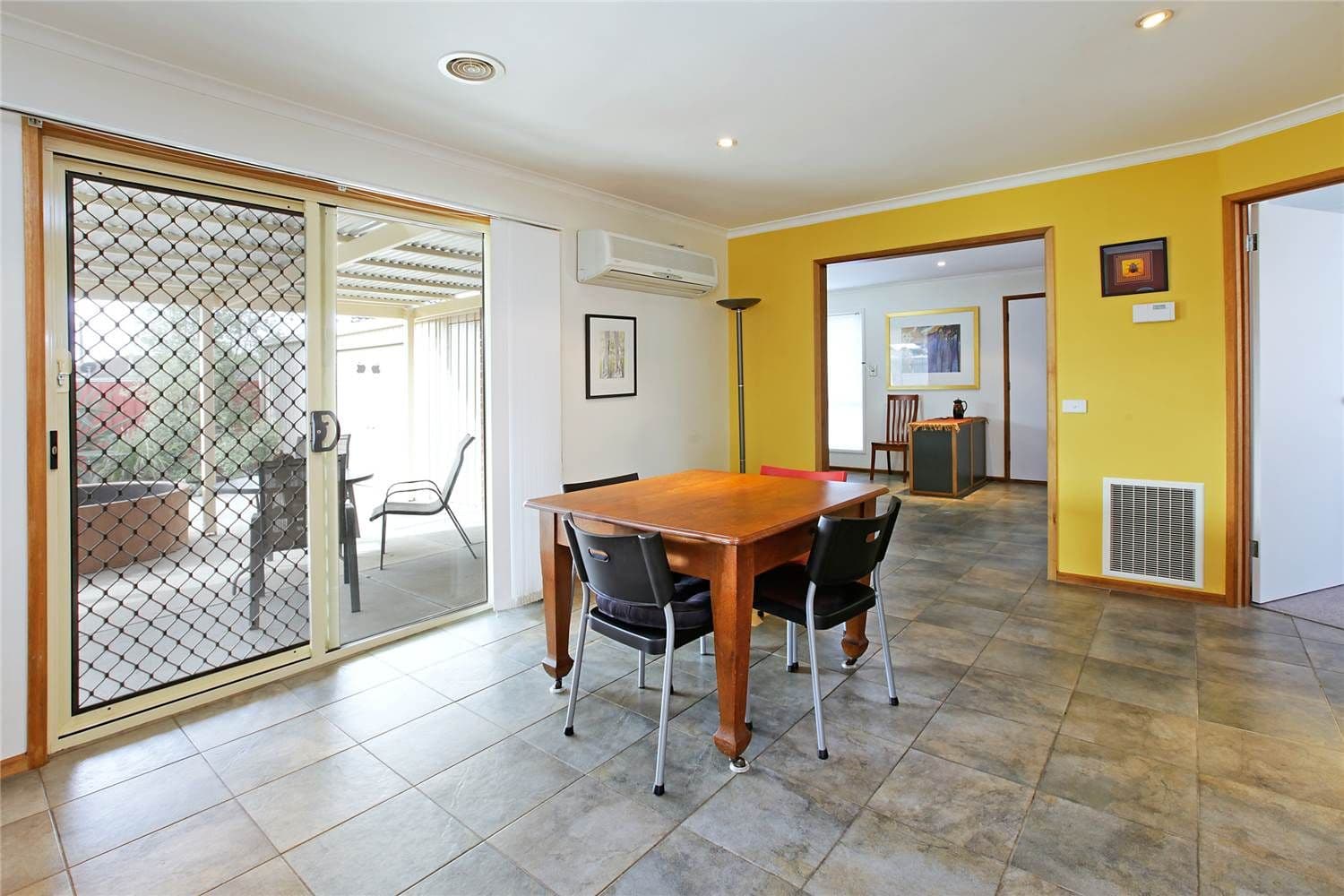 16 Freesia Court, WHITTINGTON VIC 3219, Whittington - Thumbnail 5