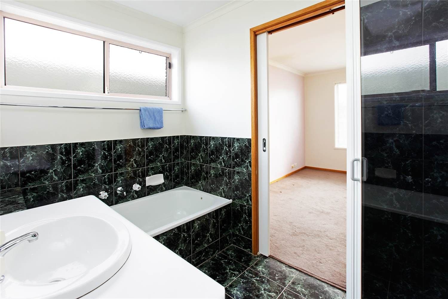 16 Freesia Court, WHITTINGTON VIC 3219, Whittington - Thumbnail 7