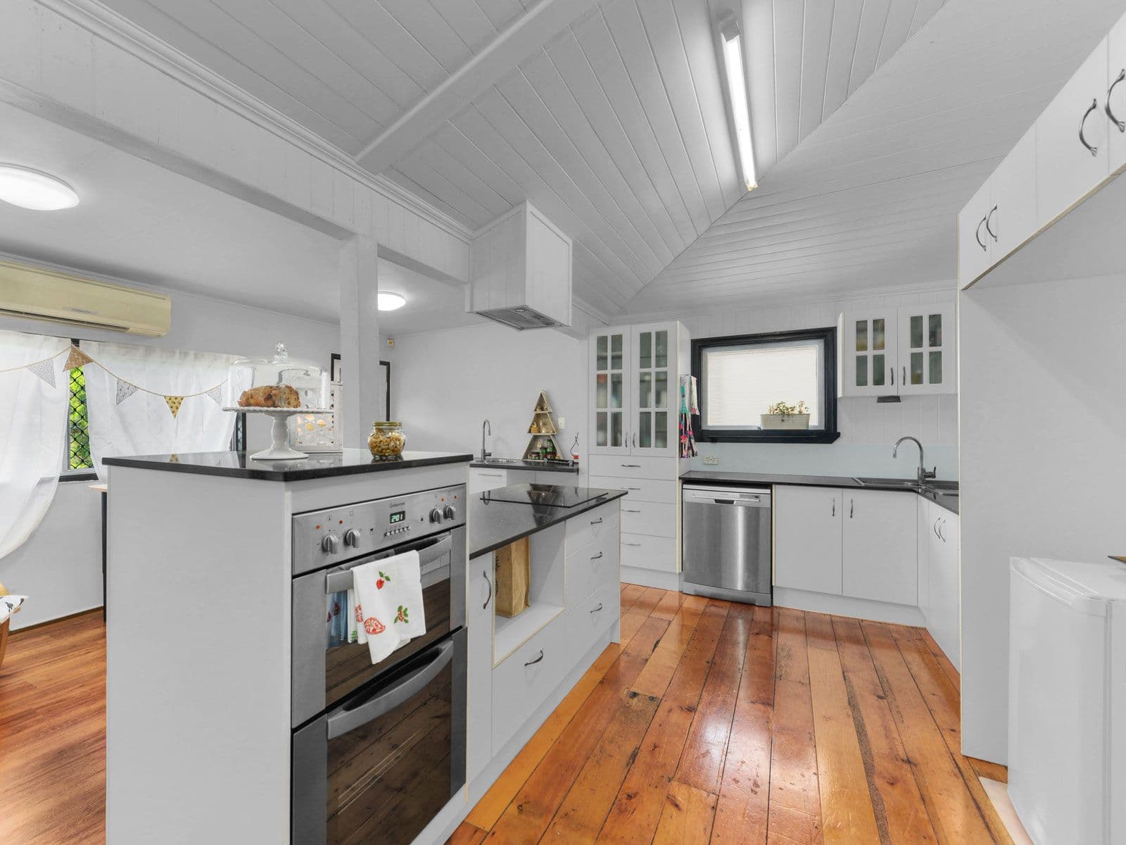 57 Eildon Road, Windsor QLD 4030, Windsor - Thumbnail 6