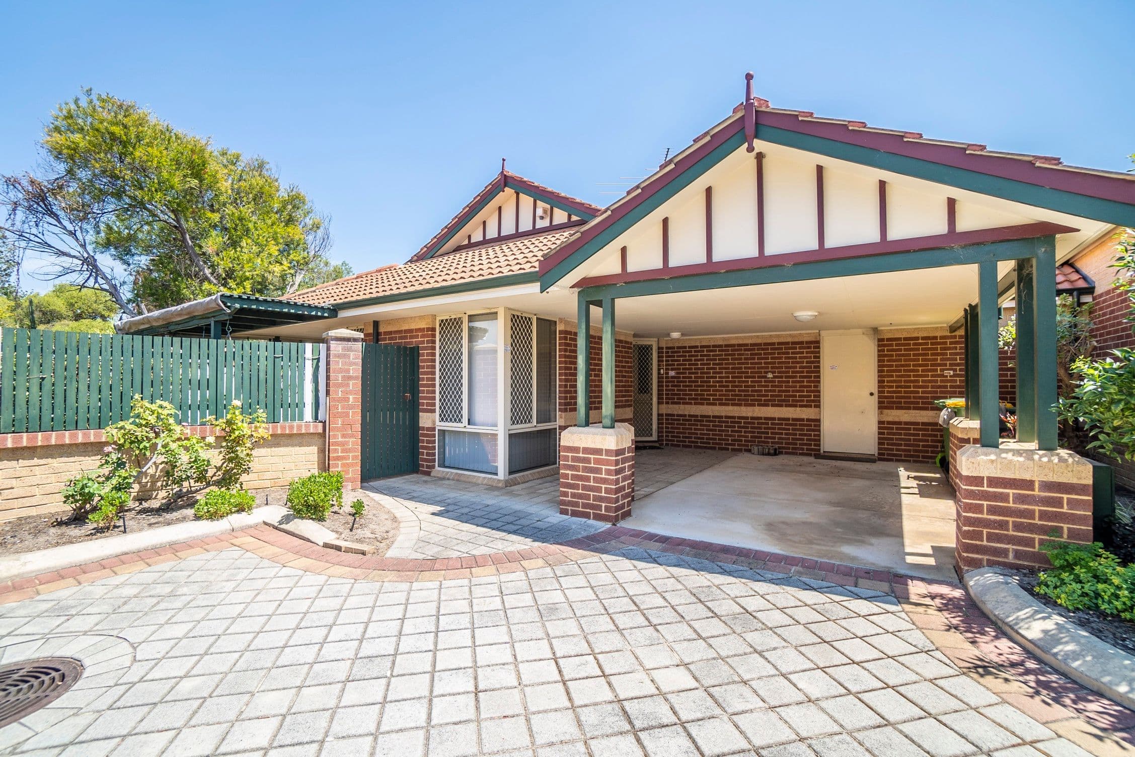 376 Belgravia Street, Cloverdale WA 6105, Cloverdale - Image 1