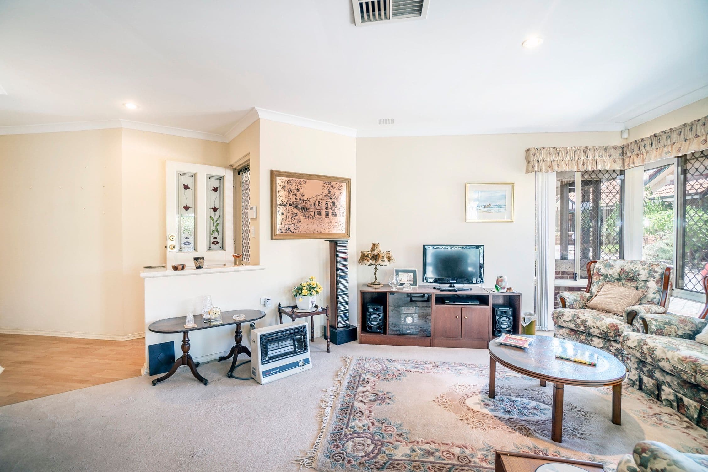 376 Belgravia Street, Cloverdale WA 6105, Cloverdale - Thumbnail 2