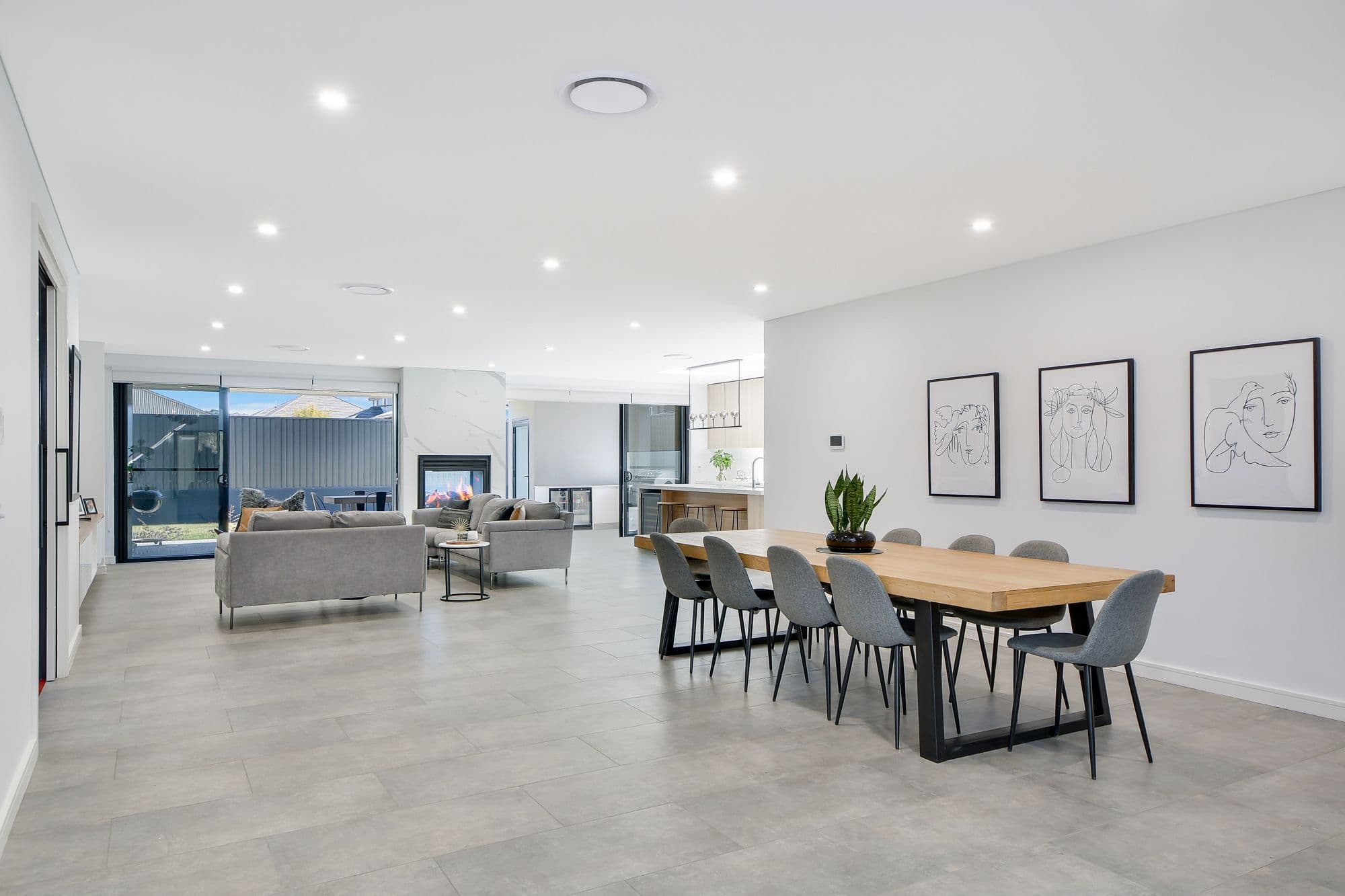 64 Jenolan Circuit, Harrington Park - Thumbnail 4