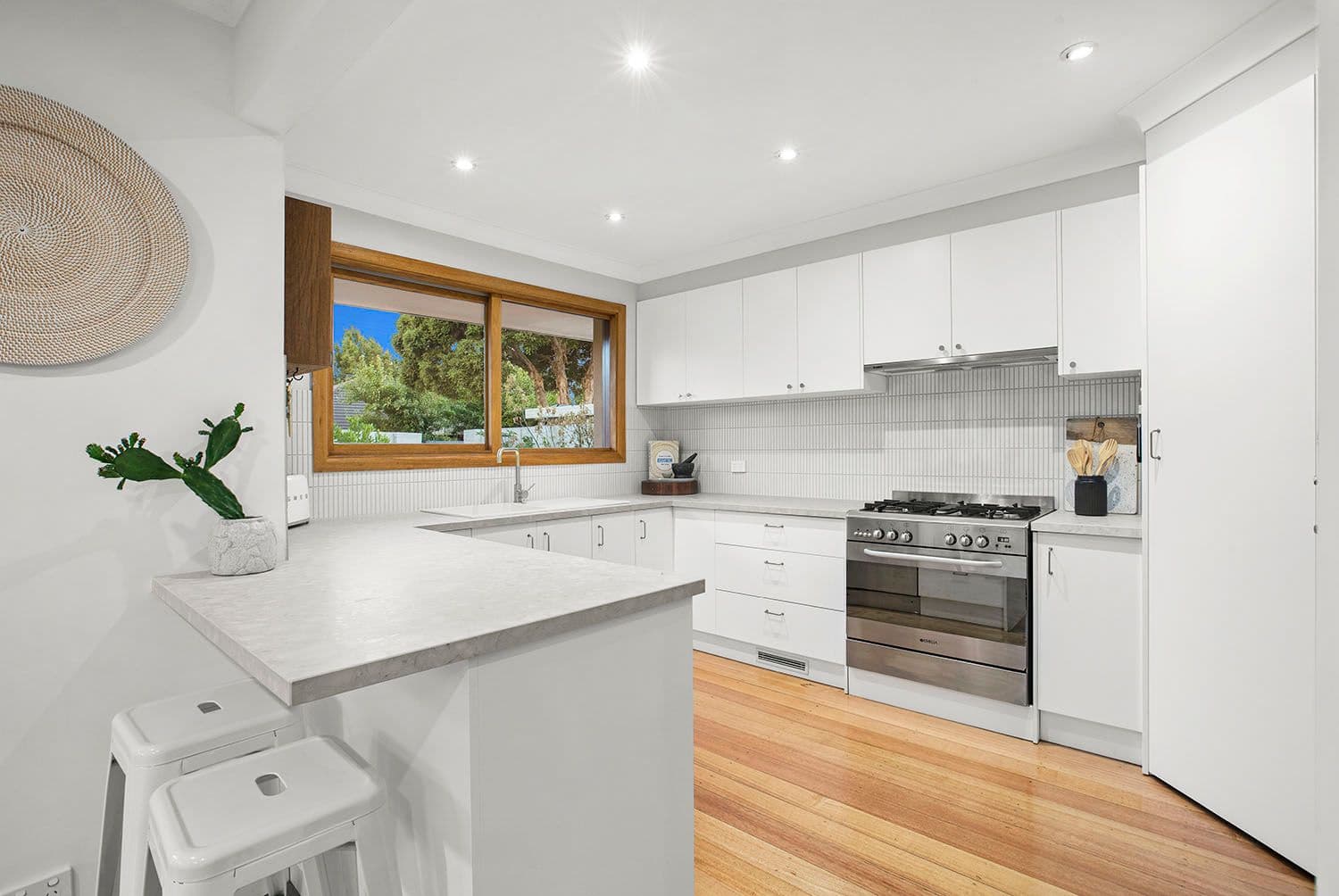 24 Sycamore Avenue, Mentone VIC 3194, Mentone - Thumbnail 3