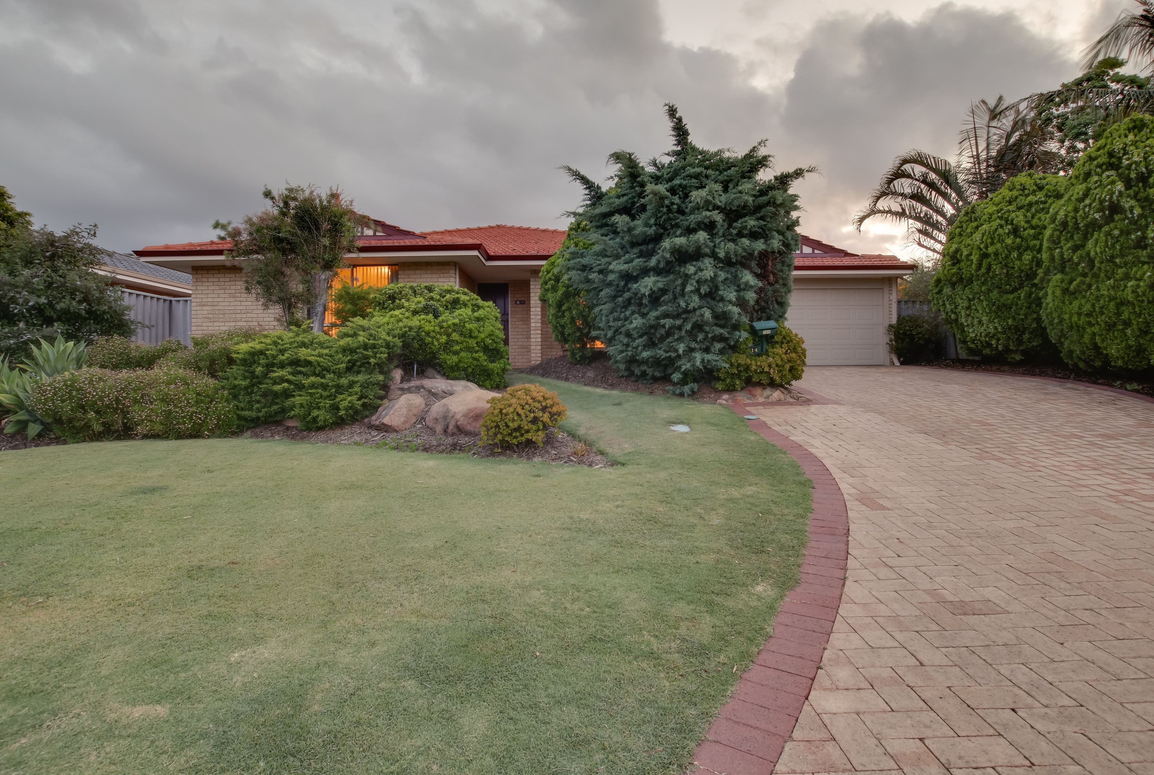42 Waterdale Road, Ivanhoe, Ivanhoe - Image 1
