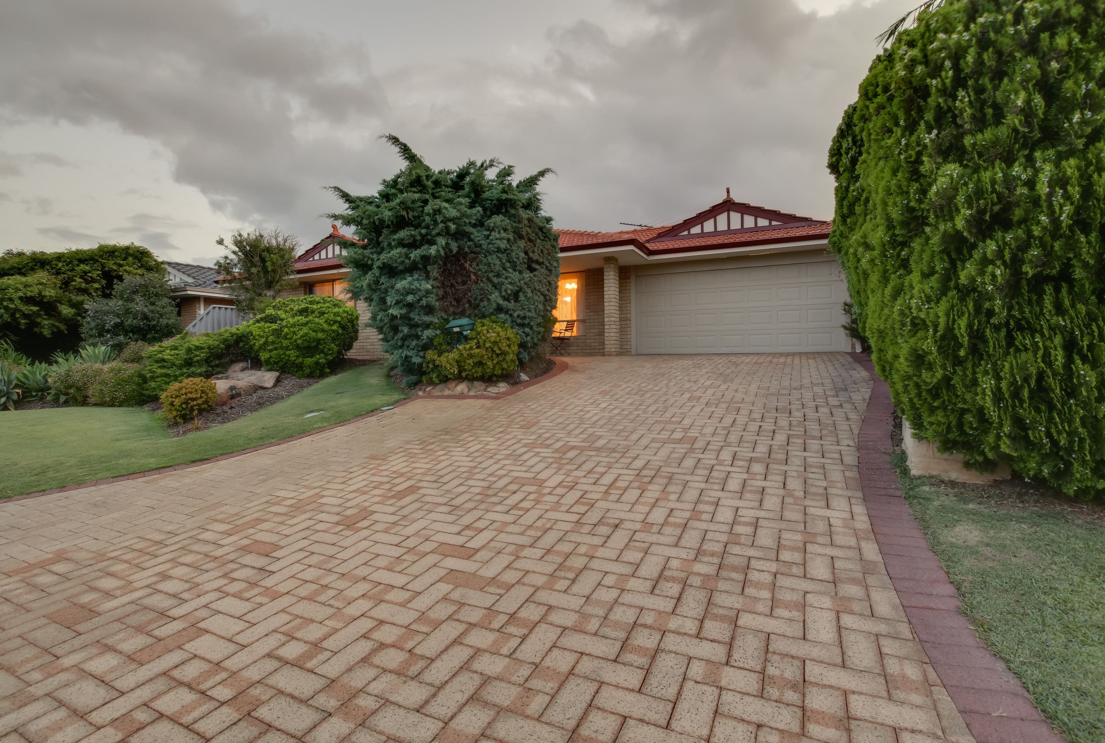 42 Waterdale Road, Ivanhoe, Ivanhoe - Thumbnail 2
