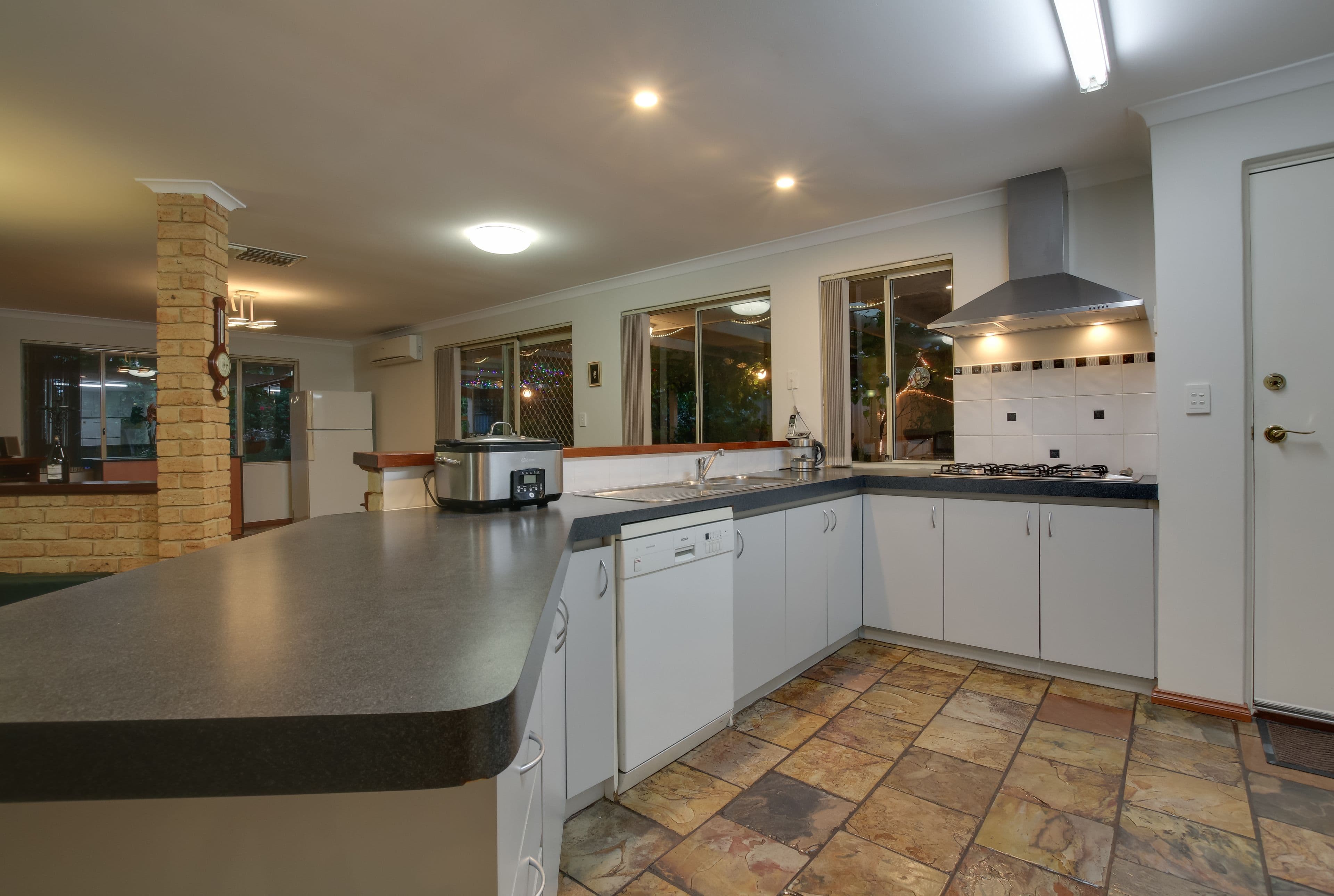 42 Waterdale Road, Ivanhoe, Ivanhoe - Thumbnail 5