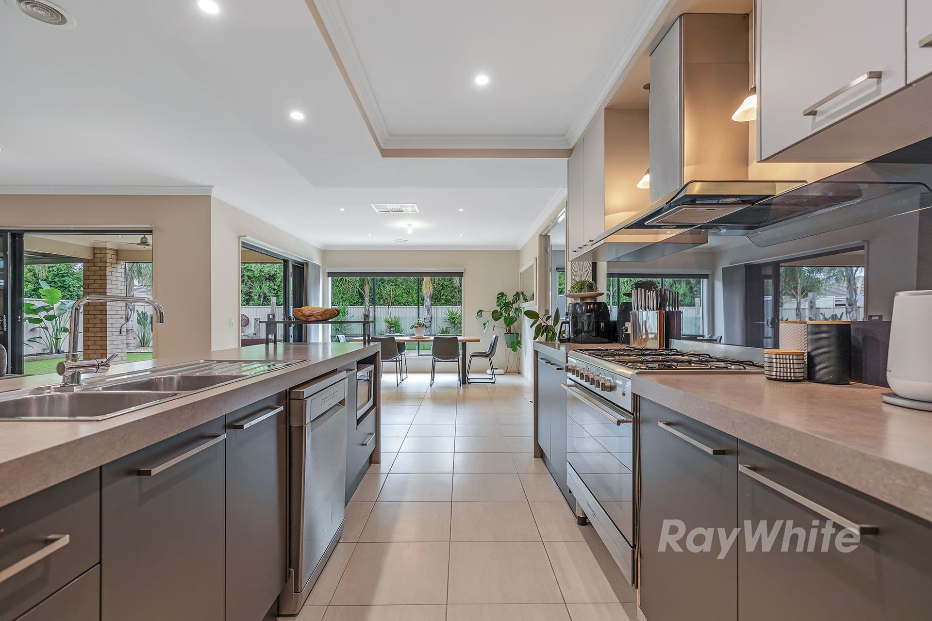 34 Bridlington Avenue, Echuca VIC 3564, Echuca - Thumbnail 3