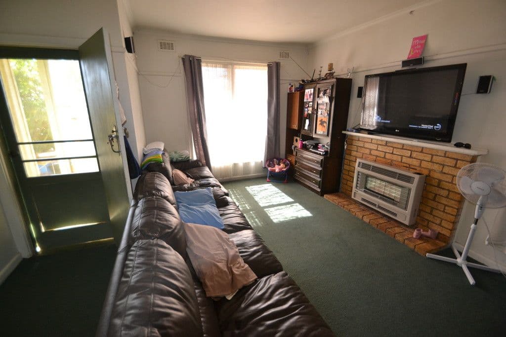 51 Chisholm Crescent, Seymour VIC 3660, Seymour - Thumbnail 3