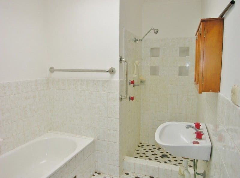 66 Natuna Avenue, BUDGEWOI NSW 2262, Budgewoi - Thumbnail 3
